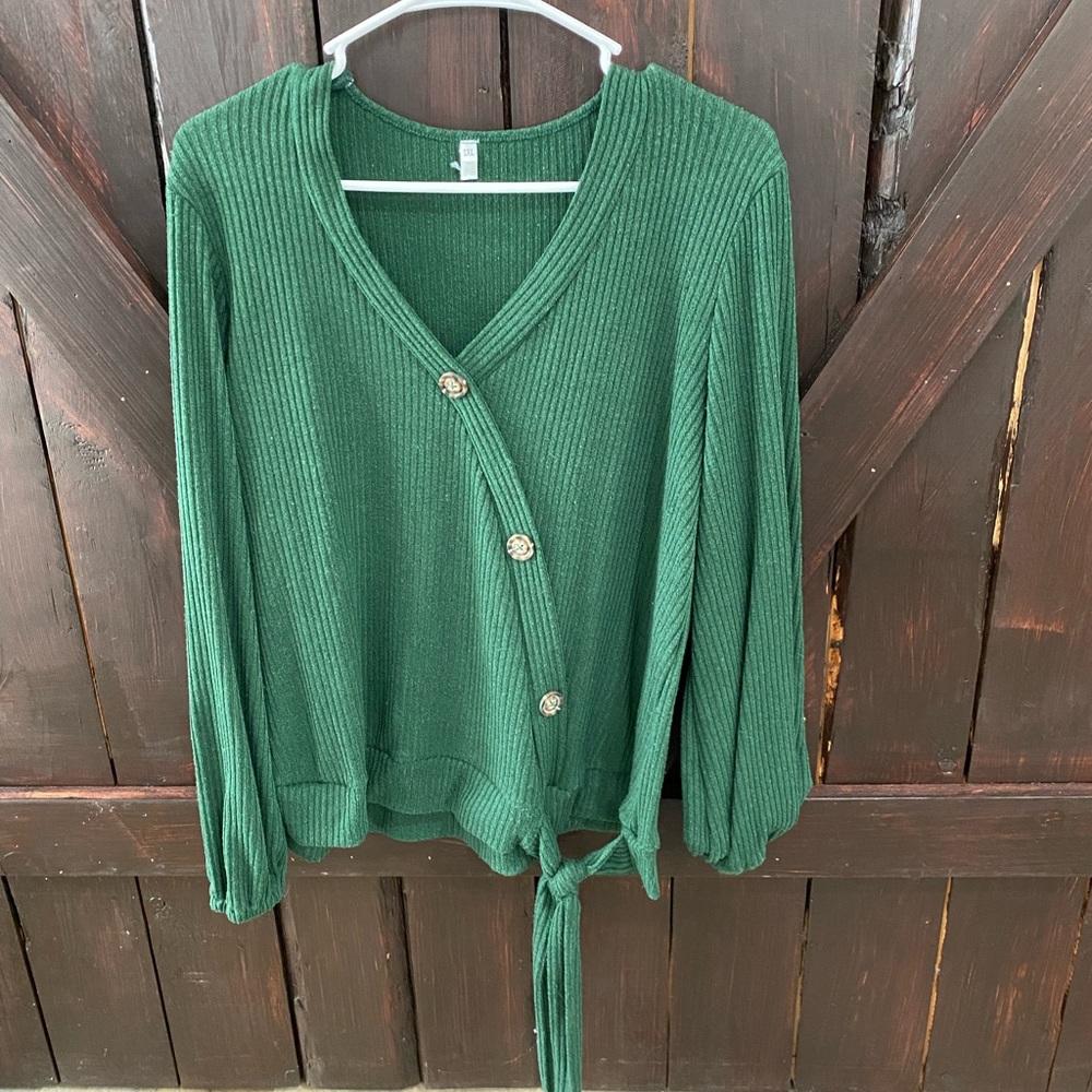 Size XL. Green.